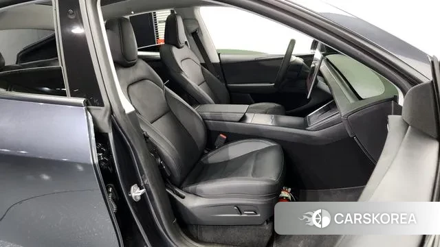 Tesla Model Y 2025 Серый из Кореи, фото 2