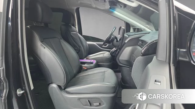 Hyundai Staria 2022 Черный из Кореи, фото 2