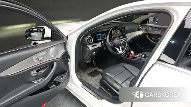 Mercedes-Benz E-Class W213 2019 Белый из Кореи, фото 2