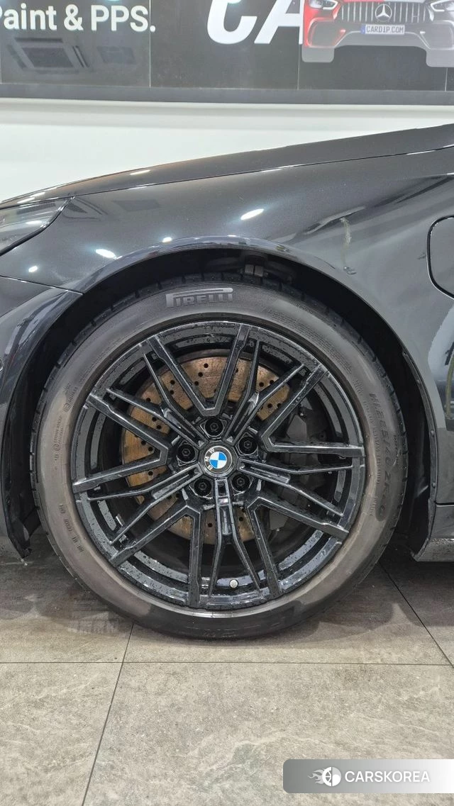 BMW M5 (G90) 2025 Черный из Кореи, фото 2