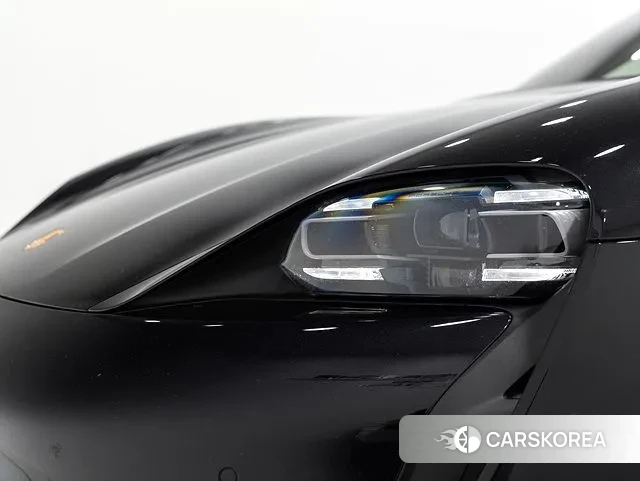 Porsche Taycan 2023 Черный из Кореи, фото 2