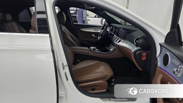 Mercedes-Benz E-Class W213 2020 Белый из Кореи, фото 2