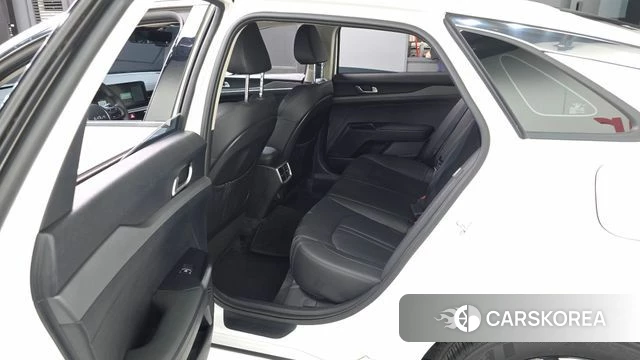 Kia The New K5 3rd generation 2023 Белый из Кореи, фото 2