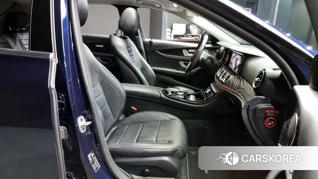 Mercedes-Benz E-Class W213 2020 Синий из Кореи, фото 2