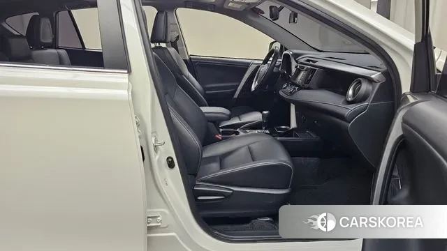Toyota RAV4 2018 Белый из Кореи, фото 2