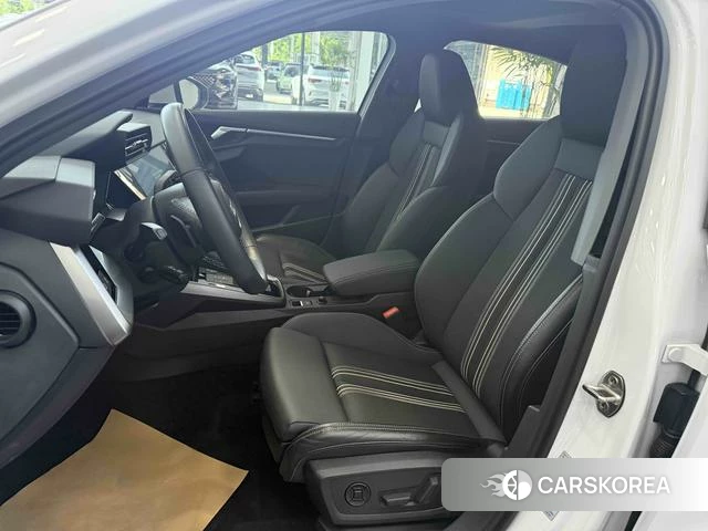 Audi A3 2023 Белый из Китая, фото 2