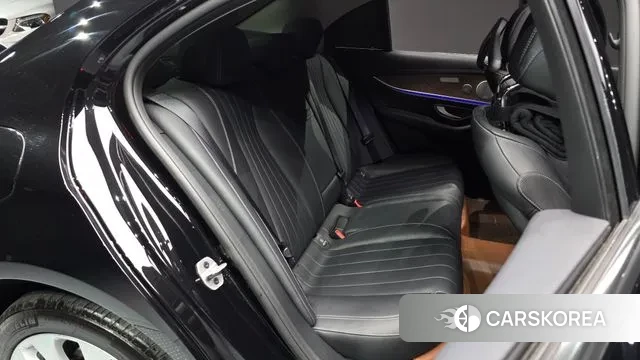 Mercedes-Benz E-Class W213 2019 Черный из Кореи, фото 2