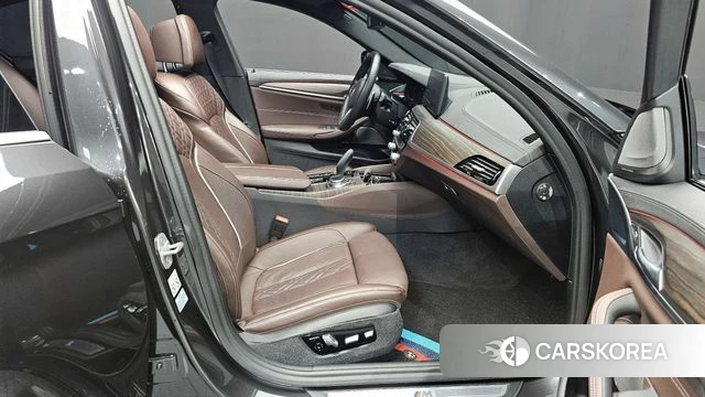 BMW 5 Series (G30) 2020 Черный из Кореи, фото 2