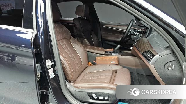 BMW 5 Series (G30) 2021 Черный из Кореи, фото 2