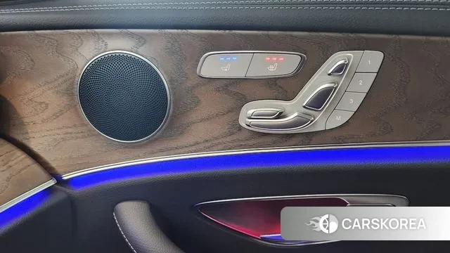 Mercedes-Benz E-Class W213 2022 Белый из Кореи, фото 2