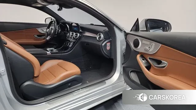 Mercedes-Benz C-Class W205 2019 Серебристо-серый из Кореи, фото 2