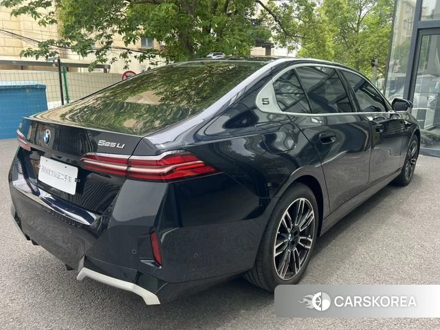 BMW 5 series 2025 Черный из Китая, фото 2