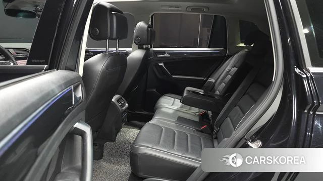 Volkswagen Tiguan second Generation 2023 Черный из Кореи, фото 2