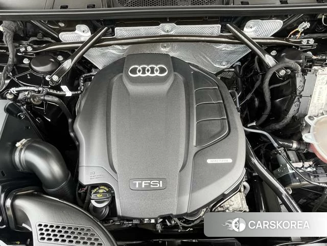 Audi Q5L 2021 Черный из Китая, фото 2