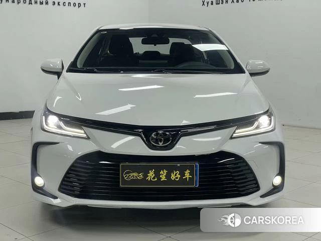 Toyota Corolla 2023 Белый из Китая, фото 2
