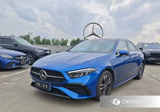 Mercedes-Benz Class A 2023 Синий из Китая, фото 2