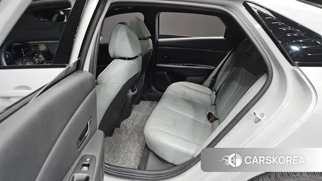 Hyundai The New Avante (CN7) 2023 Серебряный из Кореи, фото 2