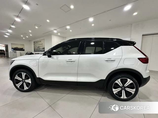 Volvo XC40 EV 2023 Белый из Китая, фото 2