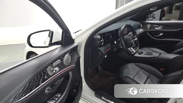 Mercedes-Benz E-Class W213 2021 Белый из Кореи, фото 2