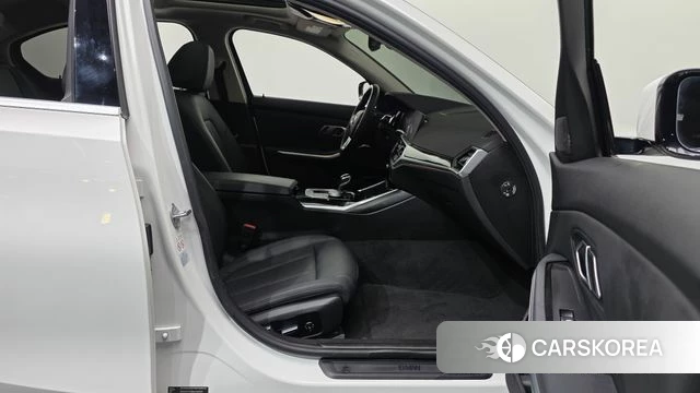 BMW 3 Series (G20) 2019 Белый из Кореи, фото 2