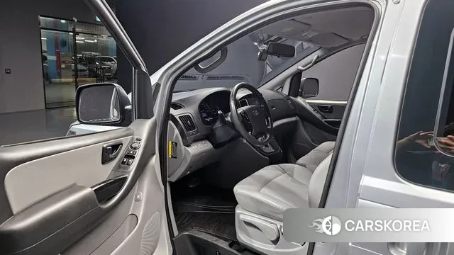 Hyundai The New Grand Starex 2018 Серебряный из Кореи, фото 2