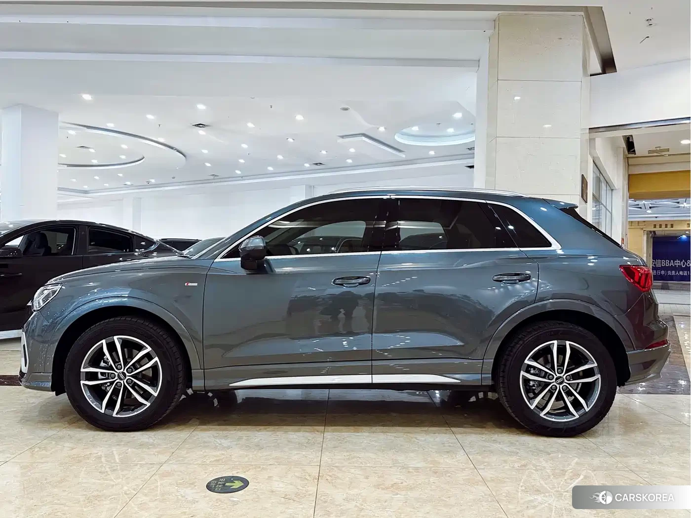 Audi Q3 2023 Silver/gray из Китая, фото 2