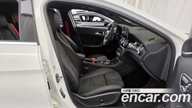 Mercedes-Benz GLA-Class X156 2019 Белый из Кореи, фото 2