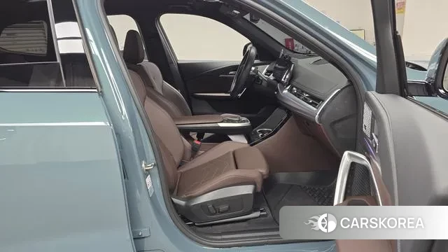 BMW iX1 (U11) 2024 Зеленый из Кореи, фото 2