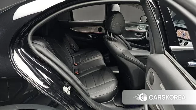 Mercedes-Benz E-Class W213 2018 Черный из Кореи, фото 2