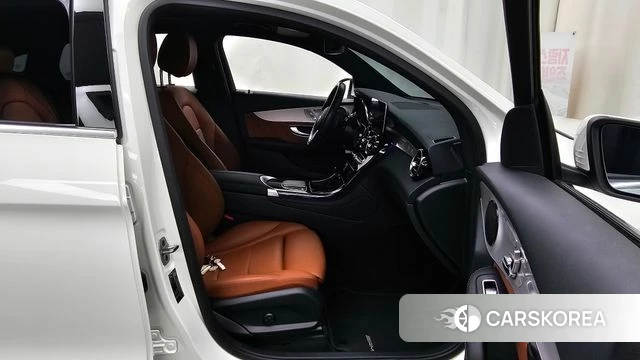 Mercedes-Benz GLC-Class X253 2021 Белый из Кореи, фото 2