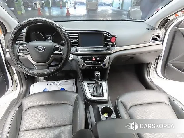 Hyundai Avante AD 2018 Белый из Кореи, фото 2