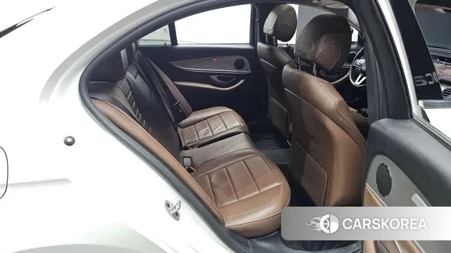 Mercedes-Benz E-Class W213 2019 Белый из Кореи, фото 2