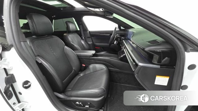 Hyundai Grandeur Hybrid (GN7) 2023 Белый из Кореи, фото 2