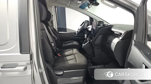 Hyundai Staria 2024 Серебряный из Кореи, фото 2