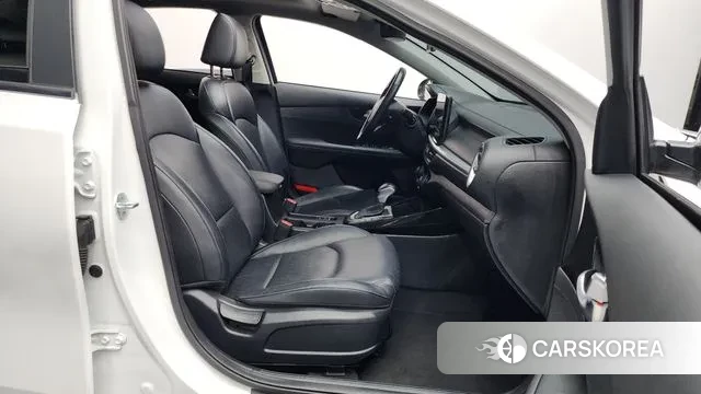 Kia The New K3 2nd generation 2021 Белый из Кореи, фото 2