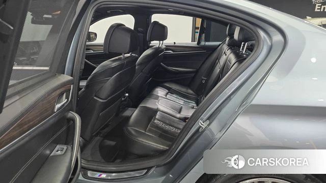 BMW 5 Series (G30) 2018 Серый из Кореи, фото 2