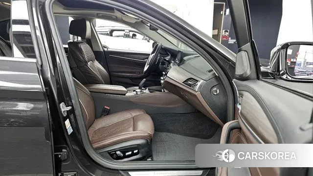 BMW 5 Series (G30) 2020 Серый из Кореи, фото 2