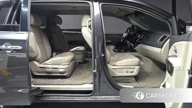 Kia The New Carnival 2018 Серый из Кореи, фото 2