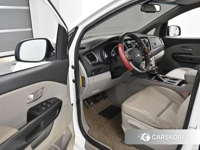 Kia The New Carnival 2018 Белый из Кореи, фото 2