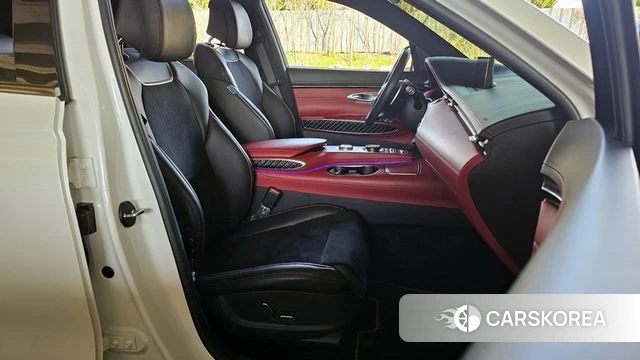 Genesis GV70 2021 Белый из Кореи, фото 2