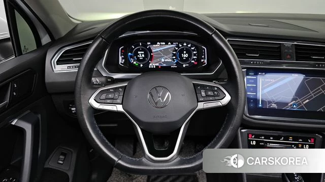 Volkswagen Tiguan second Generation 2023 Белый из Кореи, фото 2