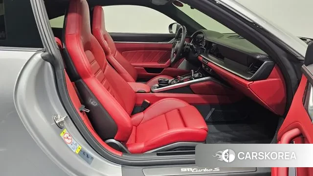 Porsche 911(992) 2023 Серебряный из Кореи, фото 2