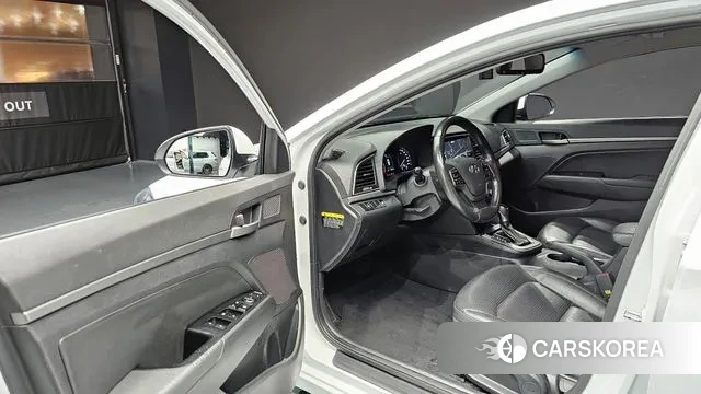 Hyundai Avante AD 2018 Белый из Кореи, фото 2