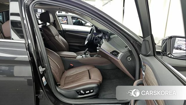 BMW 5 Series (G30) 2019 Серый из Кореи, фото 2