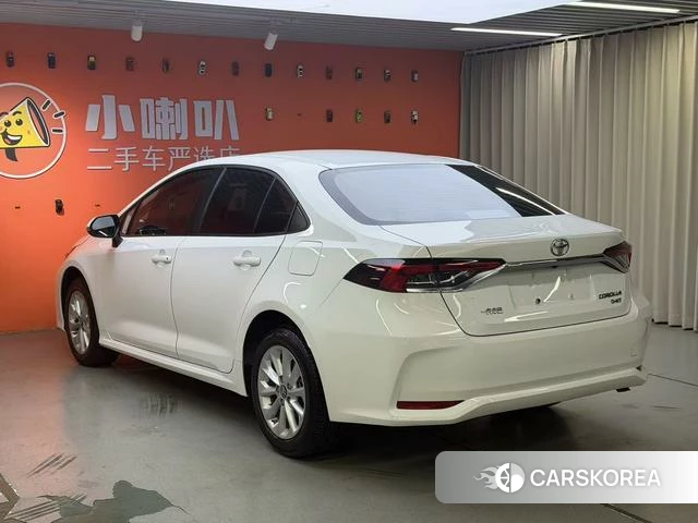Toyota Corolla 2022 Белый из Китая, фото 2