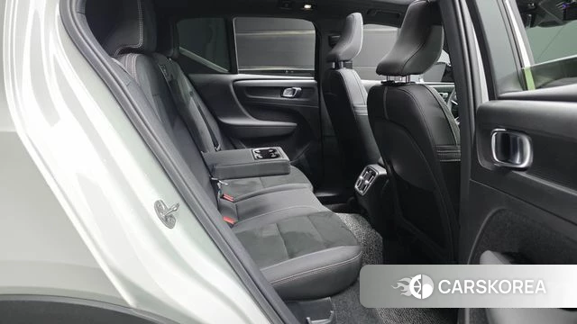 Volvo XC40 Richards 2024 Белый из Кореи, фото 2