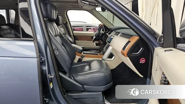 Land Rover Range Rover 4th Generation 2018 Светло-серебряный цвет из Кореи, фото 2