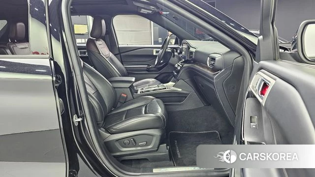 Ford Explorer 6th Generation 2022 Черный из Кореи, фото 2