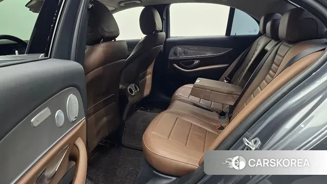 Mercedes-Benz E-Class W213 2018 Серый из Кореи, фото 2