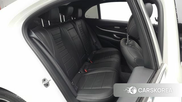 Mercedes-Benz E-Class W213 2019 Белый из Кореи, фото 2